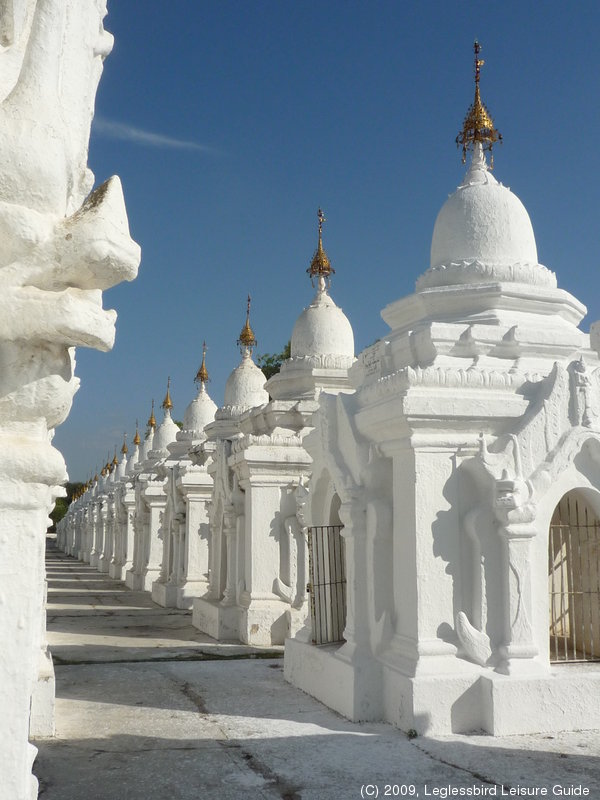 Kuthodaw Pagoda11